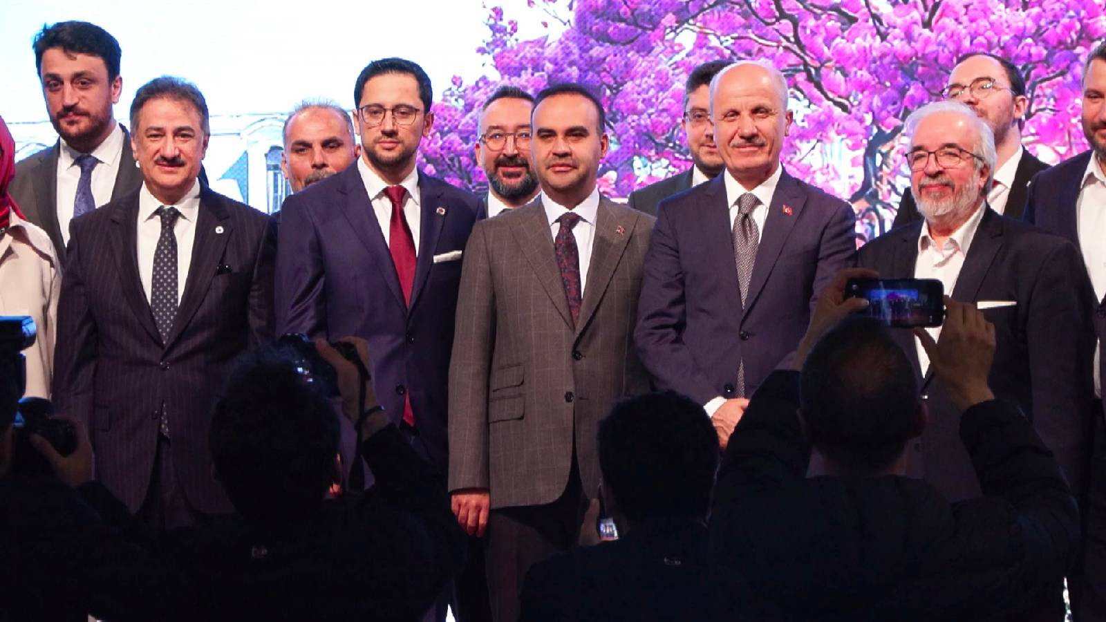 bakan kacir mill gelirimizin yuzde 14unden fazlasini arastirma gelistirmeye ayiriyoruz 2AnLrEbu.jpg