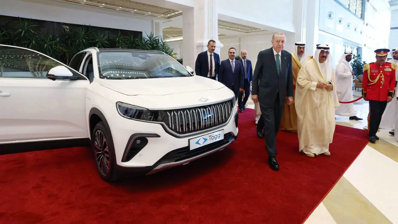 cumhurbaskani erdogan kuveyt emiri es sabaha togg hediye etti 8XCuxhLT.jpg