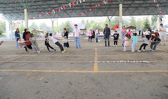 keciorendeki sokak oyunlari festivalinde doyasiya eglence LPKNAknF