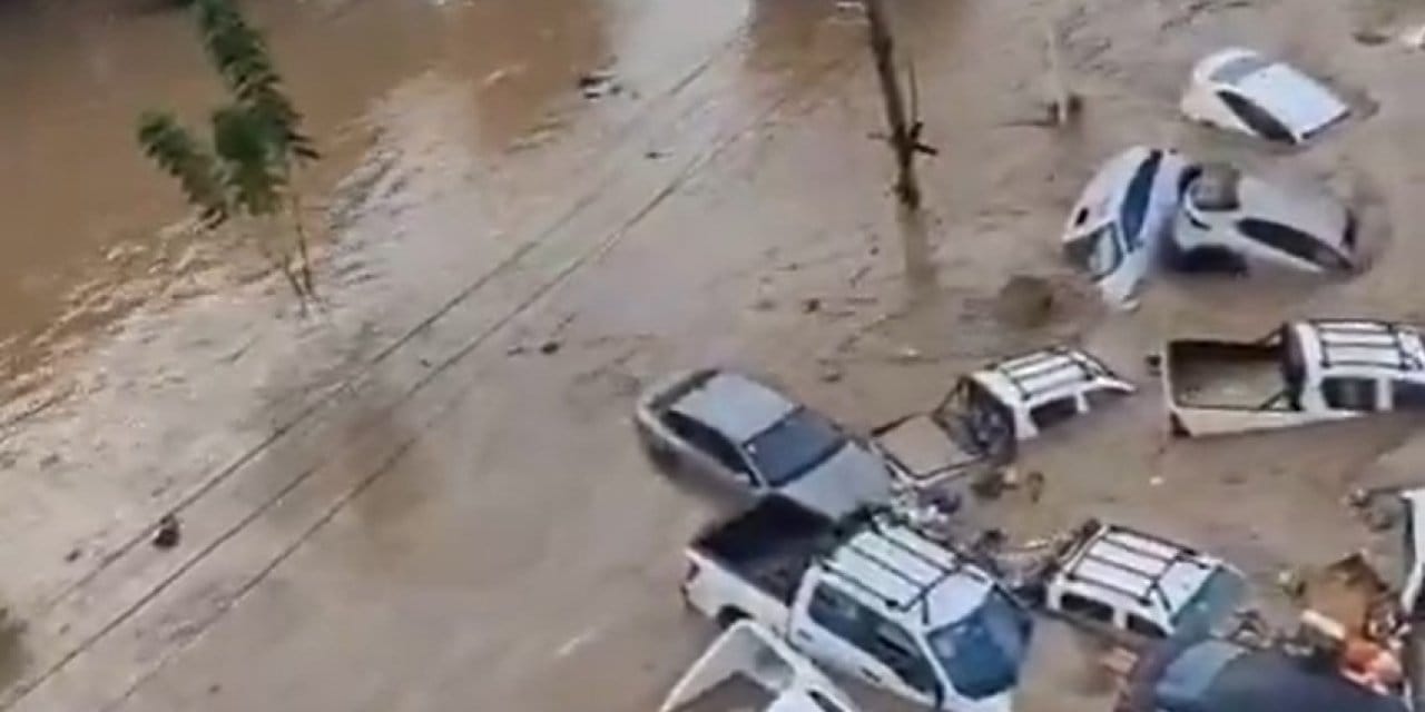 meksikadaki sel felaketinde can kaybi 42ye cikti IYN6hMiv.jpg