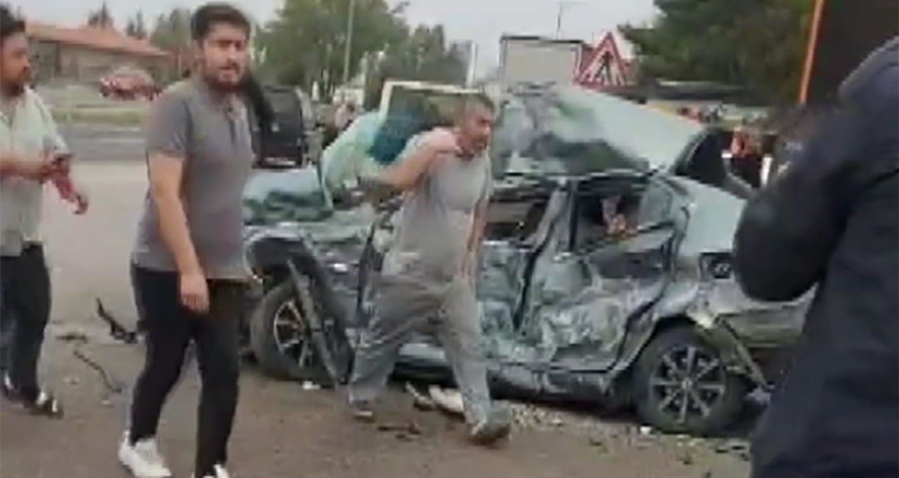 otomobil tankere carpti 3 olu 2 yarali ChxvUzA5