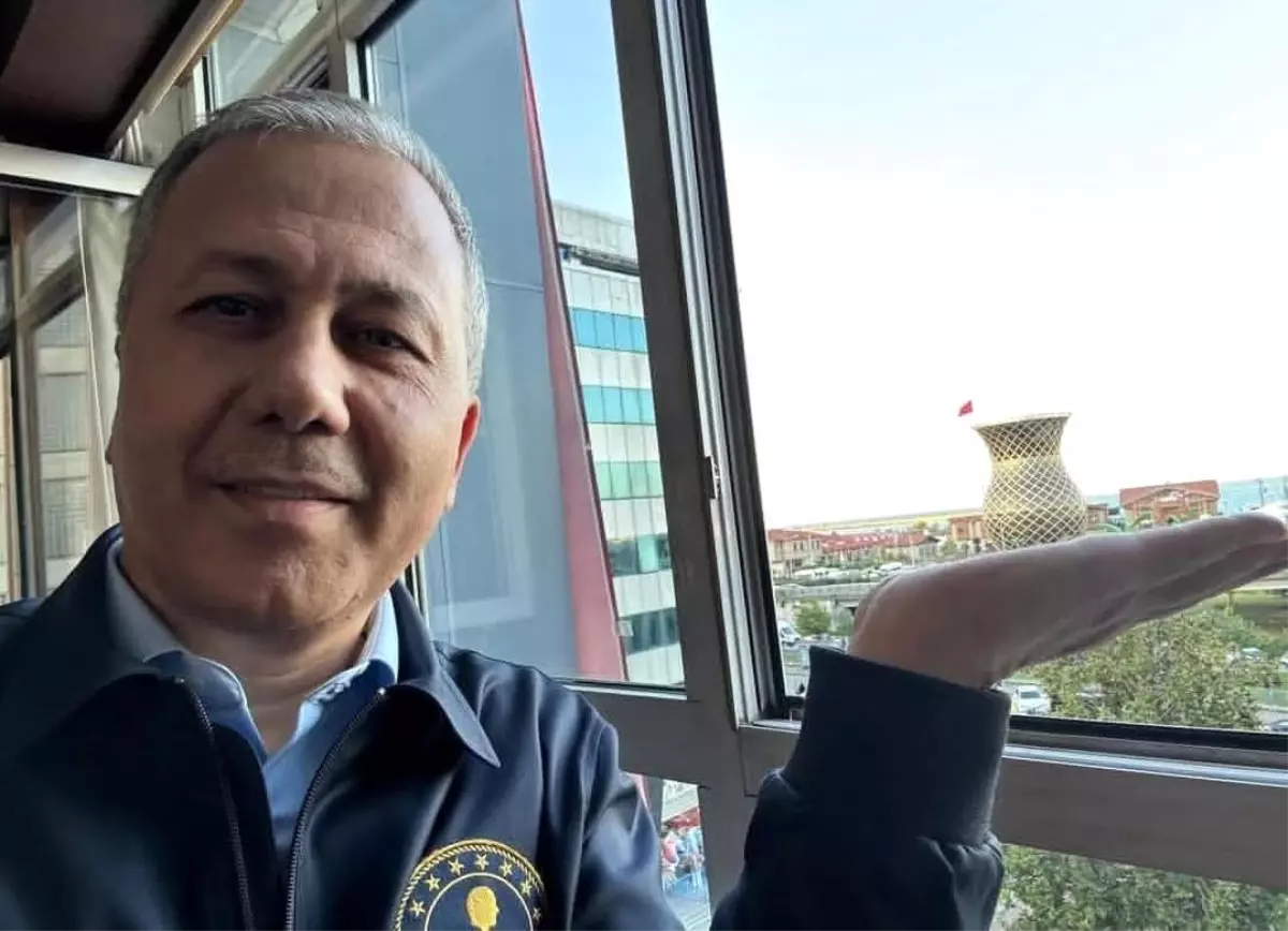 yerlikaya da akima uydu dev bardakla poz verdi Js6ivRmb.jpg