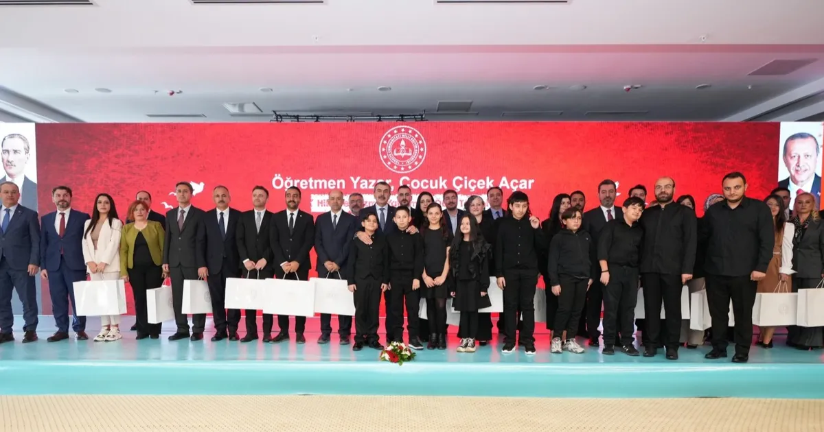 ogretmen yazar cocuk cicer acar hikayeleri odullendirildi DLqR32bt.webp