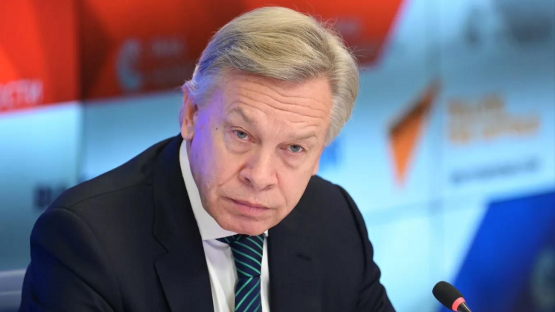 pu kov fransizlar macronun ulkeyi batirdigini dusunuyor SBSllCAG.png