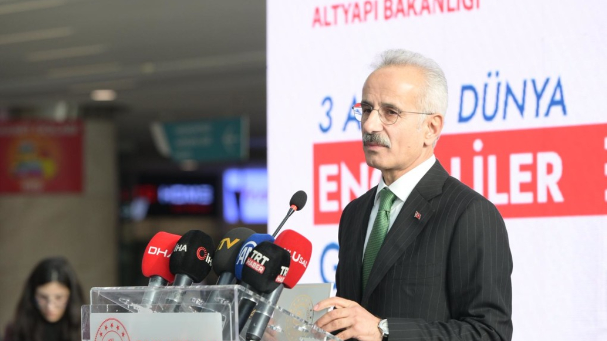 Abdulkadir Uraloğlu duyurdu: Havaalanlarına kuş ve drone önleme sistemleri geliyor