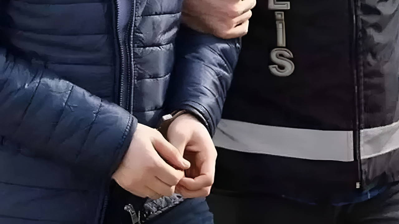 Bursa’da Sosyal Medya Paylaşımı Sonrası Tabancalar Ele Geçirildi