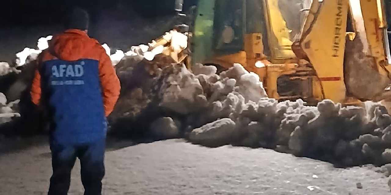 Doğa Olayı: Karla Kaplı Yaylada Mahsur Kalan İki Kişi Kurtarıldı