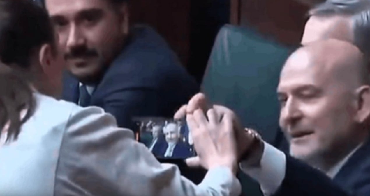 Süleyman Soylu, Gülistan Doku Sorusu Üzerine Kadın Gazeteciye Saldırdı